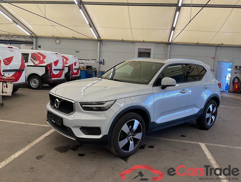 VOLVO XC40 1.5 T3 Momentum Pro