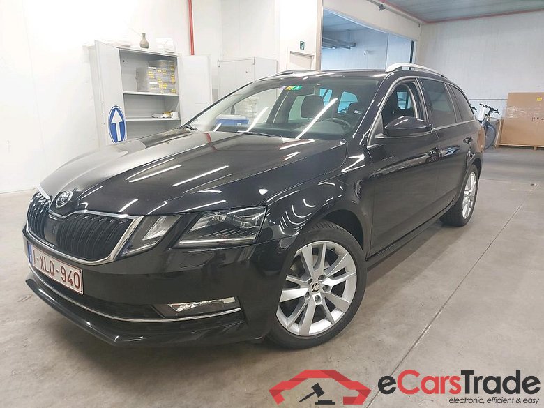 SKODA - SKO OCTAVIA COMBI TGI 131PK DSG 7 G-Tec Style & Look & GPS & Trailer Towing Hook  * CNG *