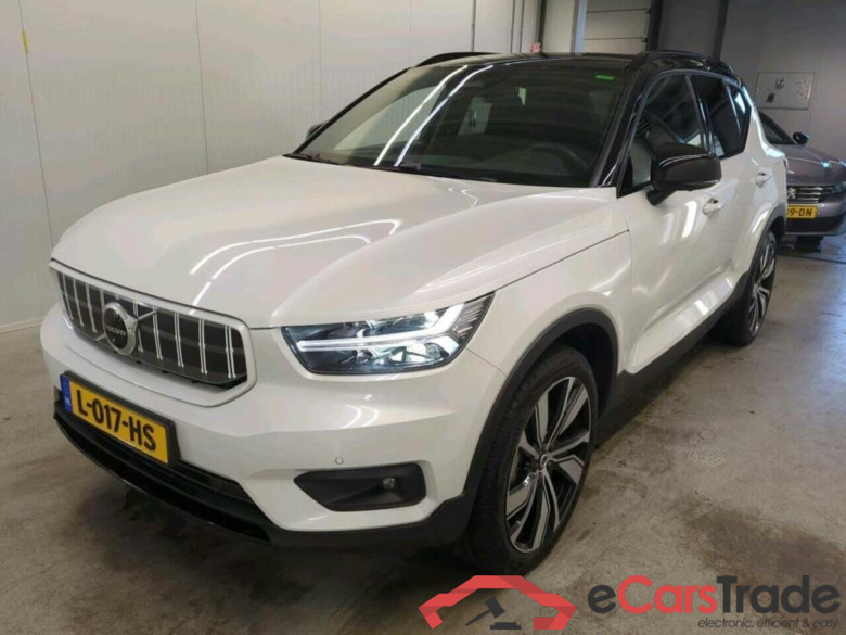 VOLVO XC40 Recharge P8 AWD RDes #1