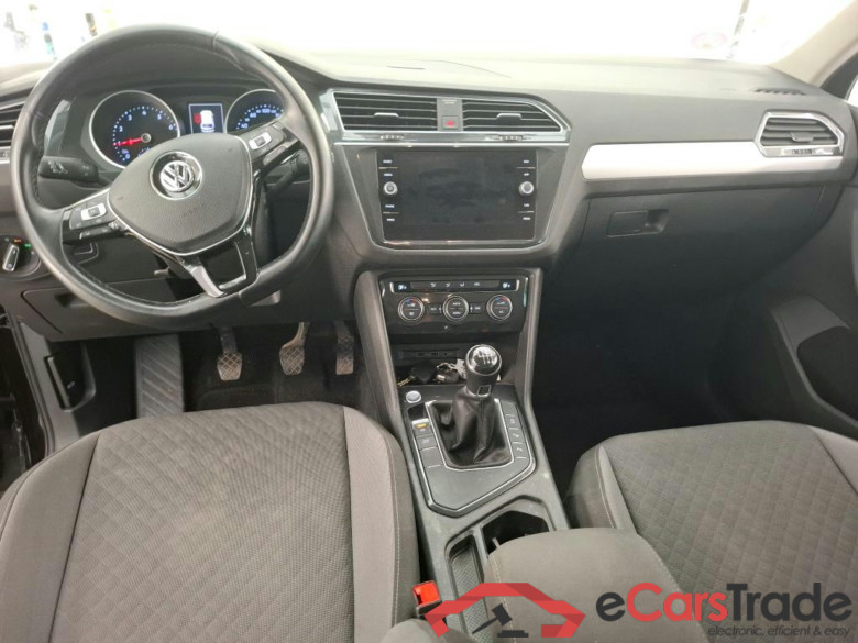 VOLKSWAGEN Tiguan / 2016 / 5P / SUV 1.5 TSI 130 EVO BMV6 Confortline Busines #5