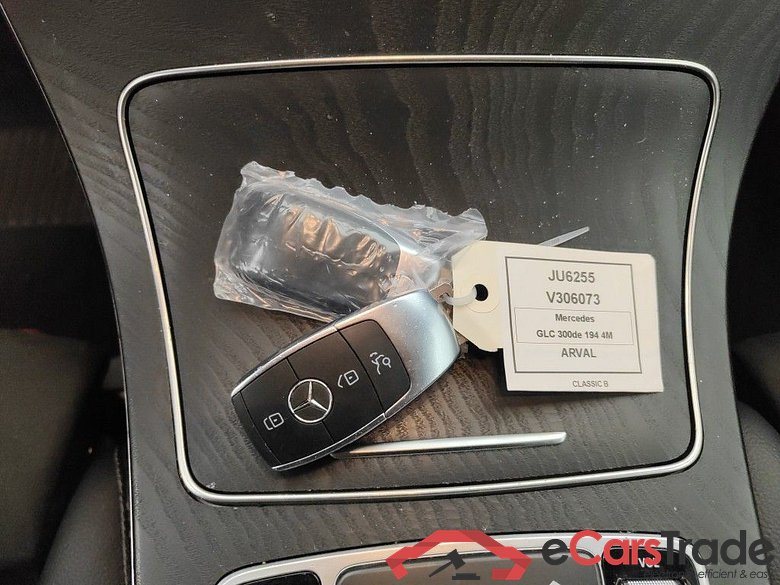 MERCEDES CLASSE GLC DIESEL (C253) - 2019 GLC 300 de 194 4-Ma PHEV Business Solution 5d #4