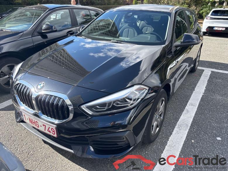 BMW 118i Aut. LED-Xenon Navi KeylessGo Camera Klima PDC ... #1