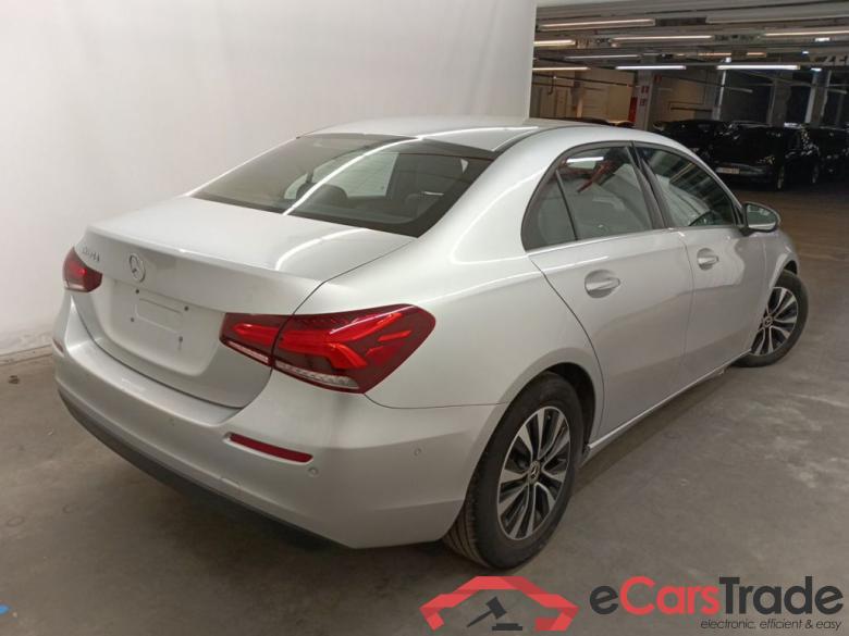 Mercedes-Benz A-Klasse Limousine A 180d Business Solution Aut. 4d #2