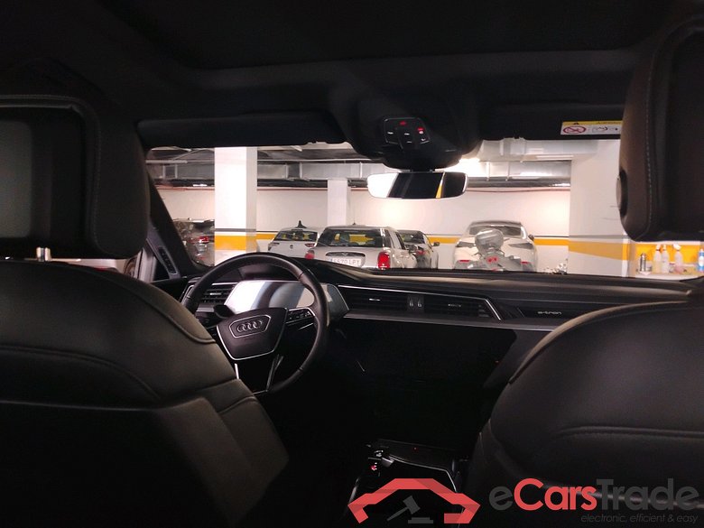 AUDI e-tron Sportback / 2019 / 5P / todoterreno Black line 55 quattro #3