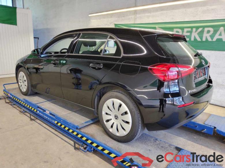 Mercedes-Benz A -Klasse (BM 177)(03.2018->) DE - LimS5 A 250 e EU6d, (EURO 6d), 2019 - 2022 #4