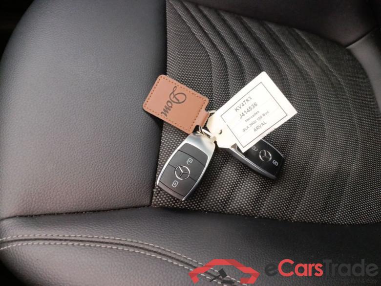 MERCEDES CLASSE GLA DIESEL - 2020 GLA 200 d 150 business Solution 5d Auto #4