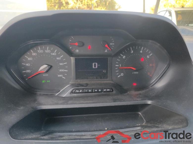 PEUGEOT Partner / 2018 / 4P / furgón derivado de turismo Premium Standard 600kg BlueHDi 73kW #4