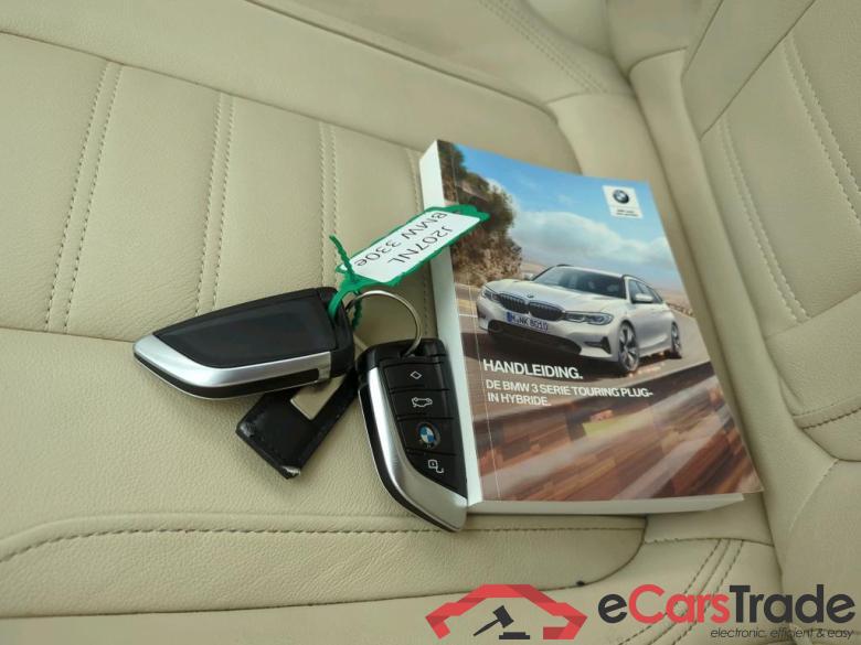 BMW 3 Serie Touring 330e High Executive 5d #4