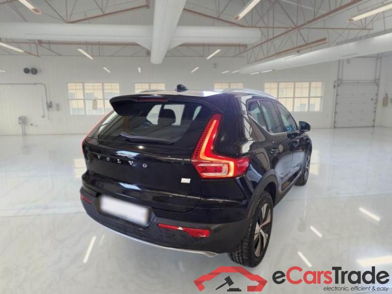 VOLVO XC40 / 2017 / 5P / SUV T5 PLUG-IN HYBRID RECH INSCRIP EXPR MY21 #2