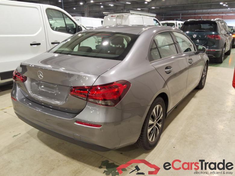 MERCEDES-BENZ A-CLASS LIMOUSINE 2.0 A 180 D BUSINESS SOLUTION ESSENTIAL #4