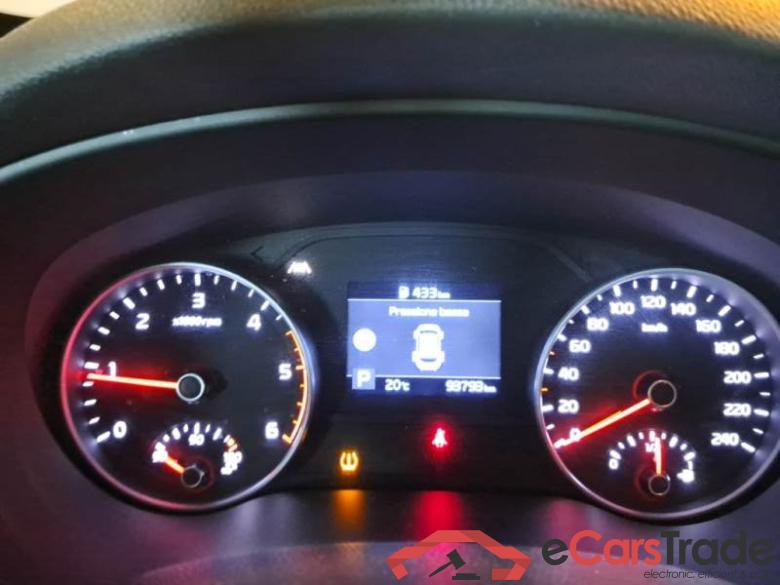 KIA SPORTAGE / 2018 / 5P / SUV 1.6 CRDI MHYB 100KW BUSIN. CLASS DCT 2WD #4