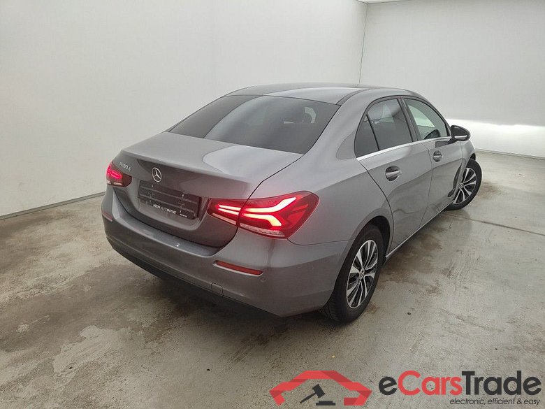 Mercedes-Benz A-Klasse Limousine A 180d Business Solution Aut. 4d #2