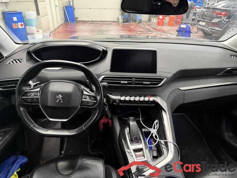 PEUGEOT SUV 5008 1.2 PureTech Allure #5 PEUGEOT SUV 5008 1.2 PureTech Allure #5