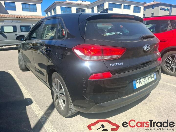 Hyundai i30 1.6 CRDI Aut. Navi KeylessGo Camera Klima PDC ... #4
