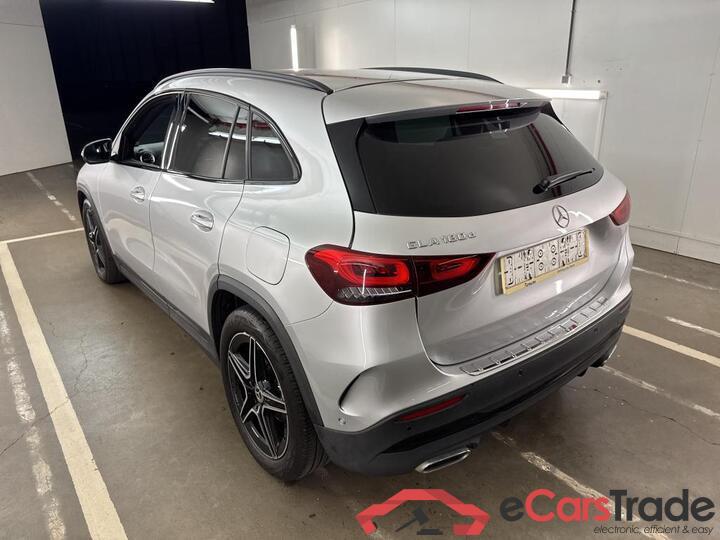 Mercedes GLA 180d AMG Night Aut. LED-Xenon Widescreen Ambient Navi 1/2 Sport-Leather-Alcantara KeylessGo Camera Klima PDC ... #4