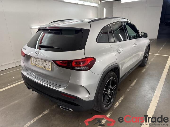 Mercedes GLA 180d AMG Night Aut. LED-Xenon Widescreen Ambient Navi 1/2 Sport-Leather-Alcantara KeylessGo Camera Klima PDC ... #3