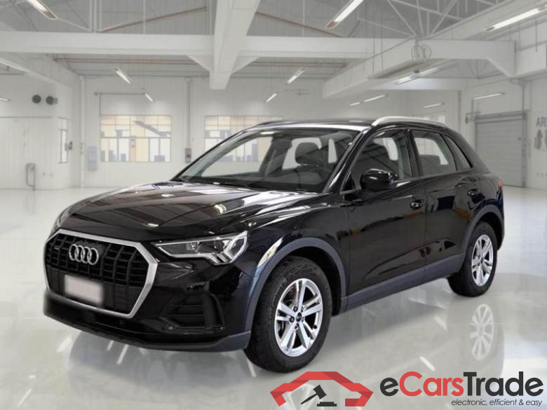 AUDI Q3 / 2018 / 5P / SUV 45 TFSI QUATTRO S TRONIC BUSINESS AUDI Q3 / 2018 / 5P / SUV 45 TFSI QUATTRO S TRONIC BUSINESS