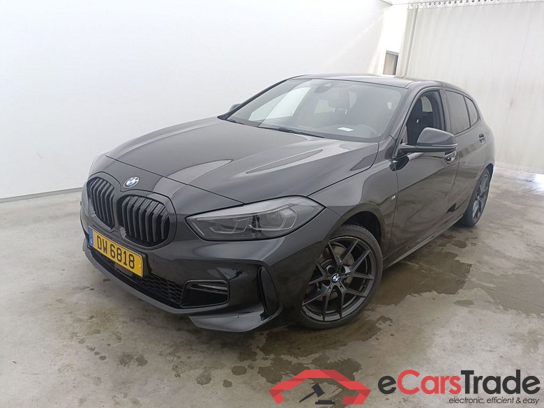 BMW 1 HATCH DIESEL - 2019 120dXA 190hp (EU6AP) 5d #1