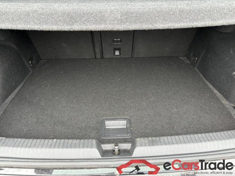 VOLKSWAGEN Golf VIII New Golf Life 1.0 TSI 81 kW (110 ch) 6 vitesses manuel #5