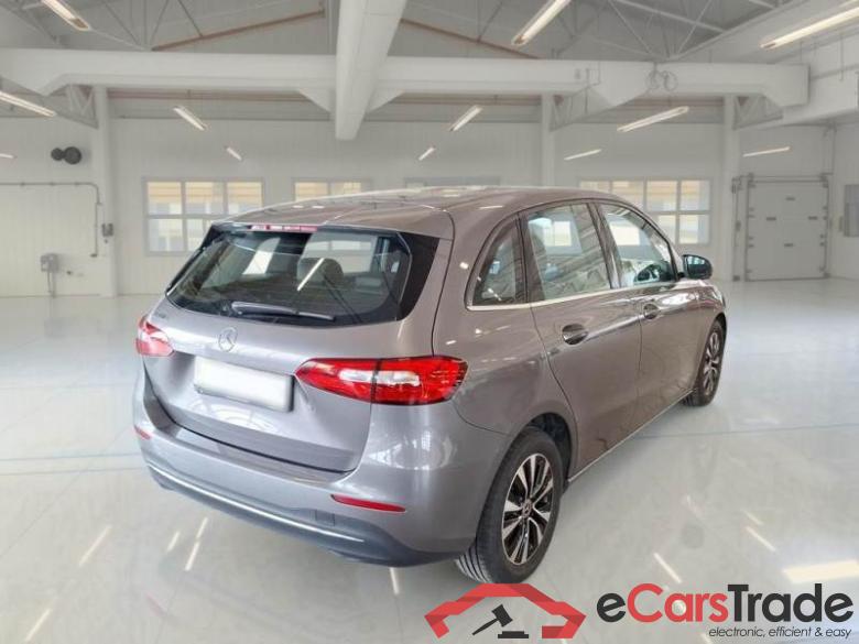 MERCEDES-BENZ CLASSE B / 2018 / 5P / MONOVOLUME B 180 D AUTOMATIC SPORT #2