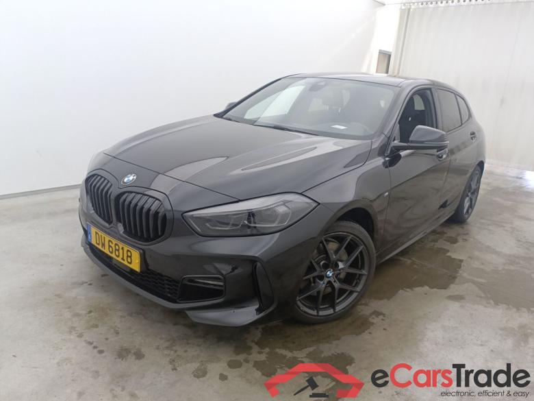 BMW 1 HATCH DIESEL - 2019 120dXA 190hp (EU6AP) 5d #1