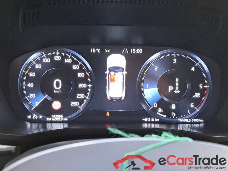 VOLVO XC60 / 2017 / 5P / SUV B4 D AWD AUTOMATICO MOMENTUM PRO #4