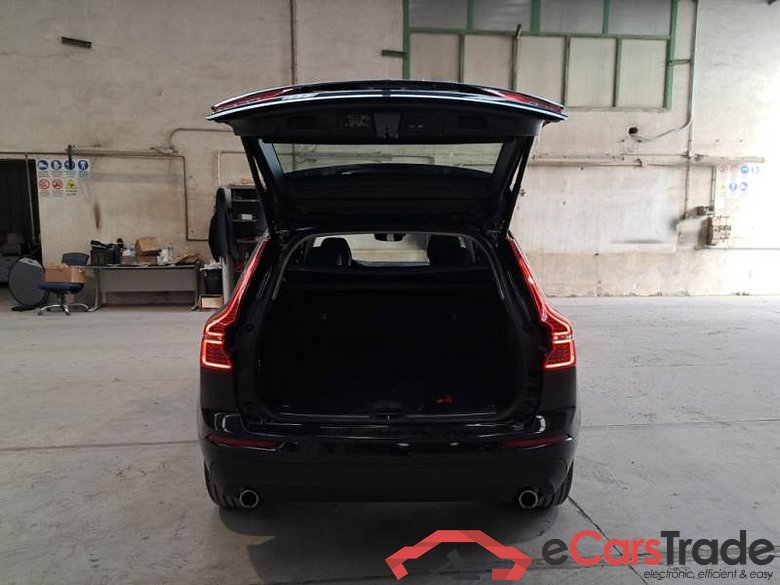 VOLVO XC60 / 2017 / 5P / SUV B4 D AWD AUTOMATICO MOMENTUM PRO #5