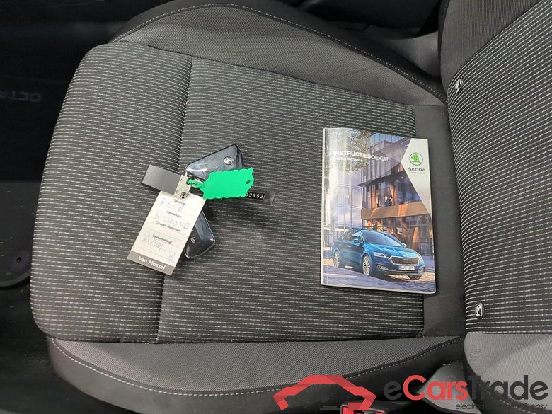 Skoda Octavia 1.0 TSI e-TEC MHEV DSG Business Edition 5d #4