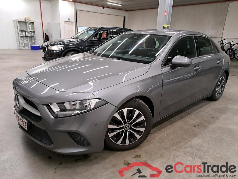 MERCEDES - MER A BERLINE 180 136PK Business Solution * PETROL *