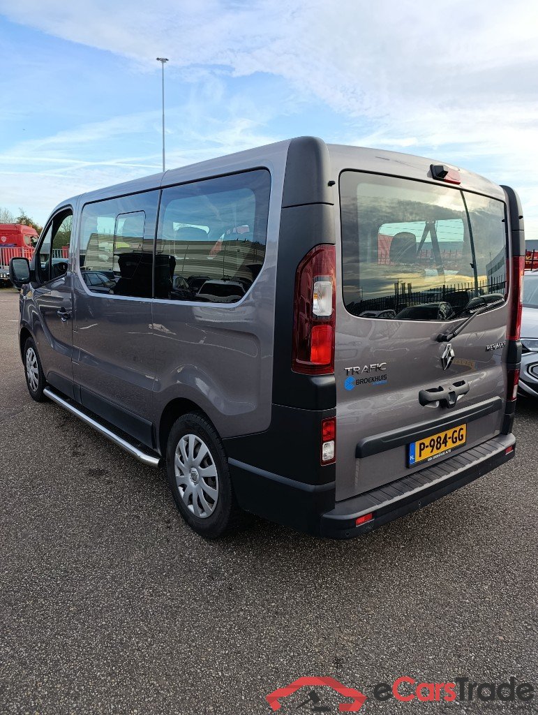 RENAULT TRAFIC PASSENGER 2.0 dCi 145 Zen #4