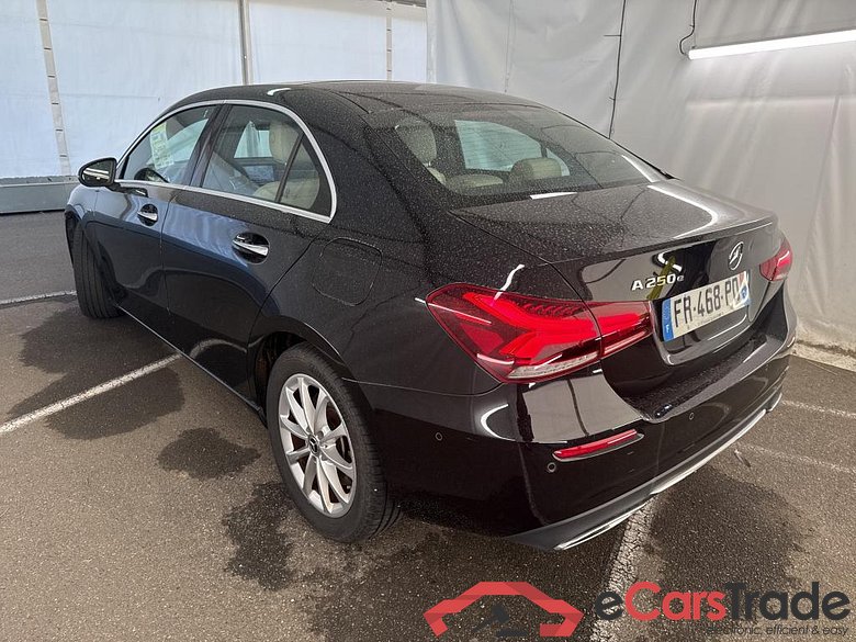 MERCEDES-BENZ Classe A Berline / 2018 / 4P / Berline A 250 e Progressive Line 8G-DCT #2
