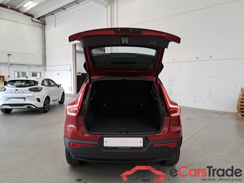 VOLVO XC40 / 2017 / 5P / SUV T4 PLUG-IN HYBRID AUTO RECHARGE R-DESIGN #5