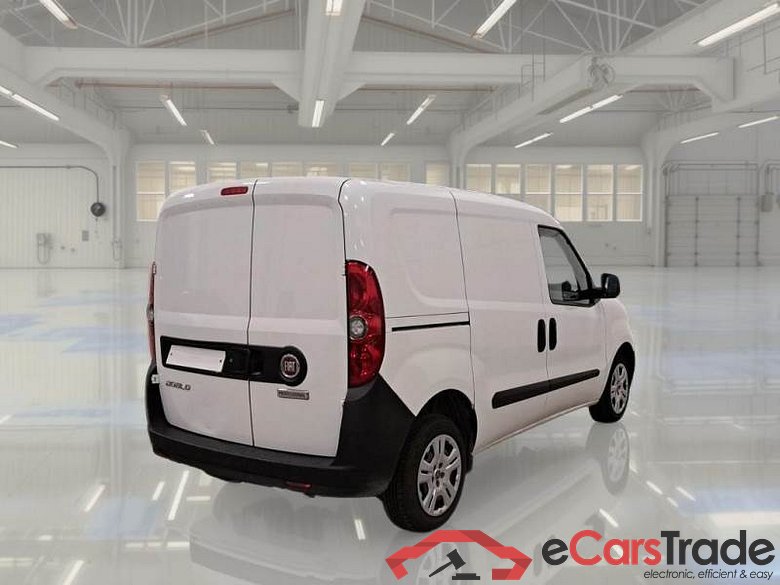 FIAT DOBLÒ CARGO / 2014 / 4P / VETT. FURGONATA CH1 LOUNGE 1.6 MJET 105CV E6D-F SeS #2