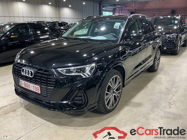 AUDI Q3 1.4 45 TFSI E S TRONIC S LINE