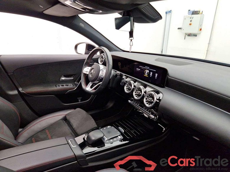 MERCEDES-BENZ A-klasse 250e AMG Line DCT #3