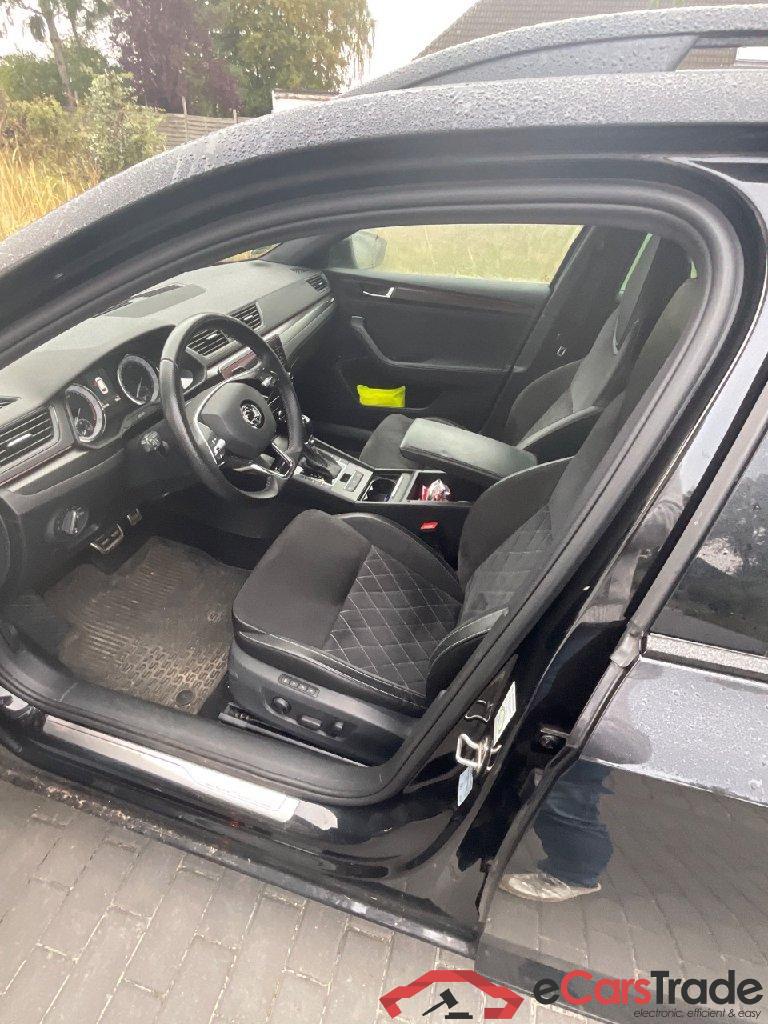 Superb Combi SportLine 2.0 TDI 147KW AT7 E6d #4