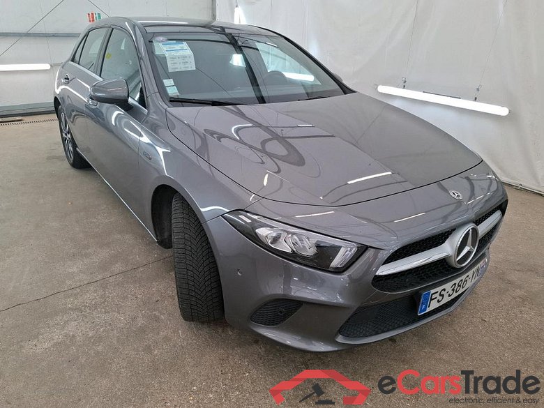 MERCEDES-BENZ Classe A Compact / 2018 / 5P / Berline A 250 e Business Line 8G-DCT #4