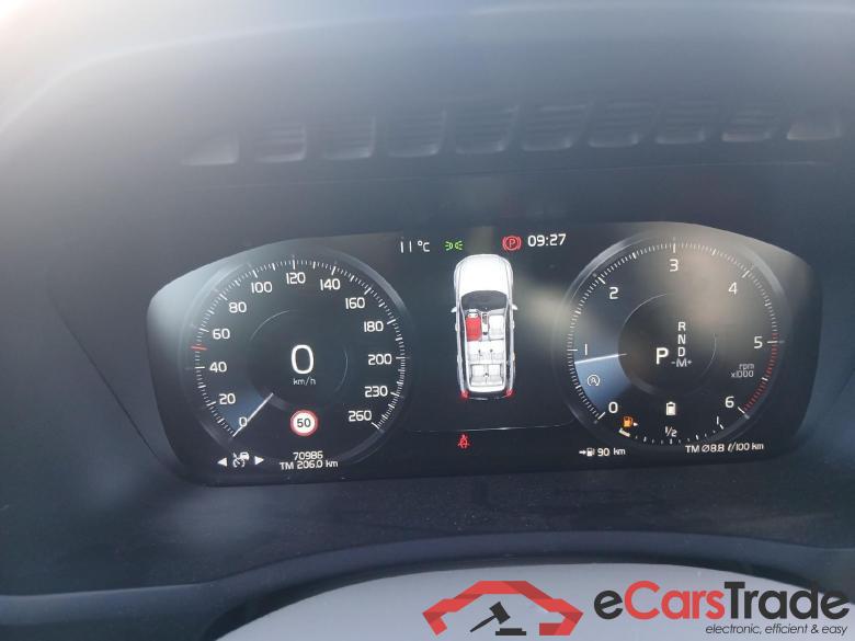 VOLVO XC90 / 2019 / 5P / todoterreno 2.0 B5 D AWD Momentum Pro Auto #4