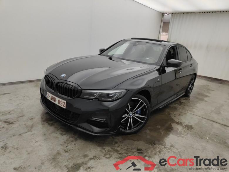 BMW 3 Reeks Berline 330e (215 kW) 4d ///M-SportKit (total options: 17,033 Ex.Vat) #1