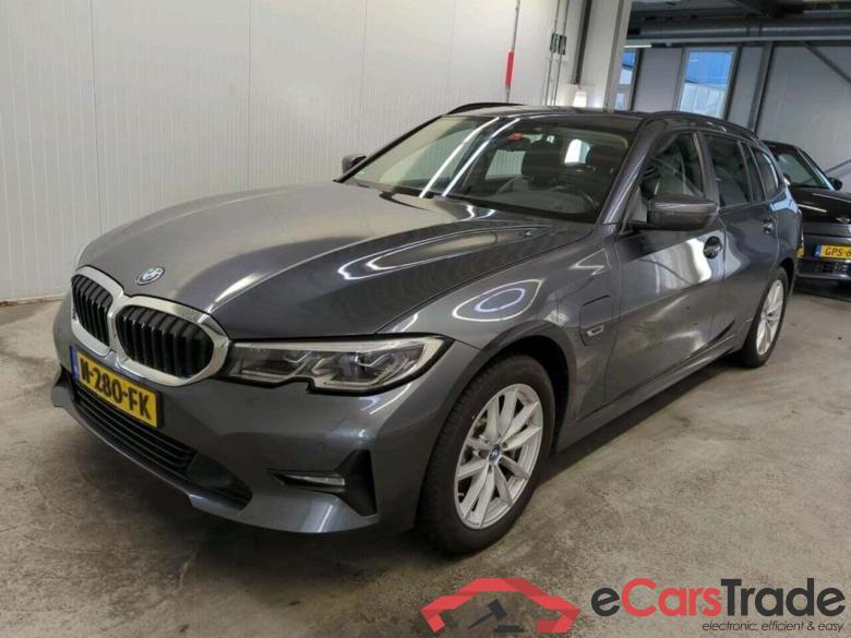 BMW 3-serie Touring 330e xDr. Bns Ed.P #1