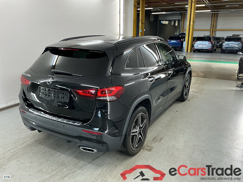 MERCEDES-BENZ GLA 1.3 GLA 250 E SMartphone-integratie Parkeer 360 Camera Night AMG line #4