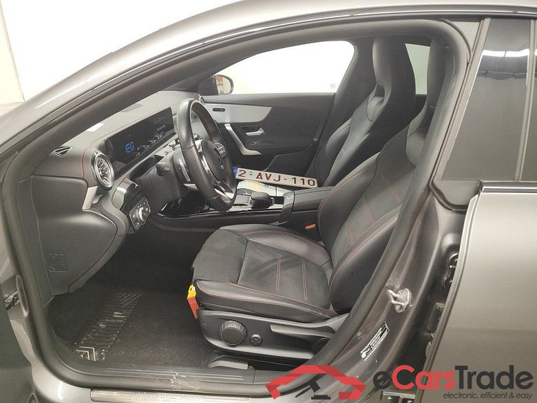 Mercedes-Benz CLA CLA 250 e Business Solution 4d #3