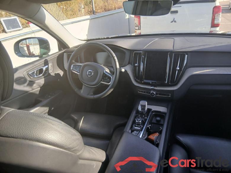 VOLVO XC60 / 2017 / 5P / todoterreno 2.0 T6 AWD Recharge Inscription Auto #3
