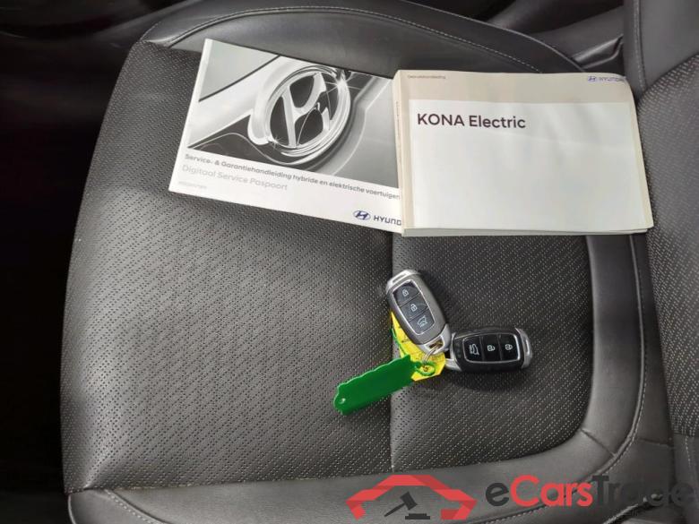 Hyundai KONA Premium Electric 64 kWh 5d #4