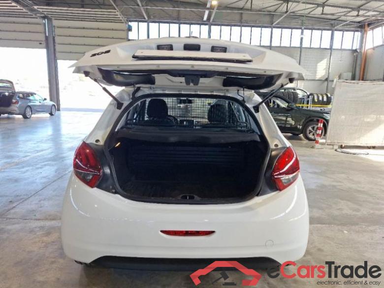 PEUGEOT 208 / 2015 / 5P / BERLINA VAN ACTIVE BLUEHDI 75CV #5