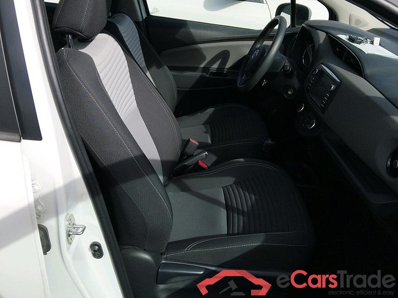 TOYOTA Yaris / 2017 / 5P / berlina con portón 1.5 100H Active #6