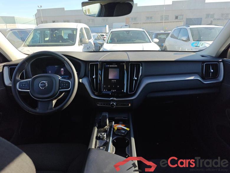 VOLVO XC60 / 2017 / 5P / todoterreno 2.0 B4 D Momentum Pro Auto #3