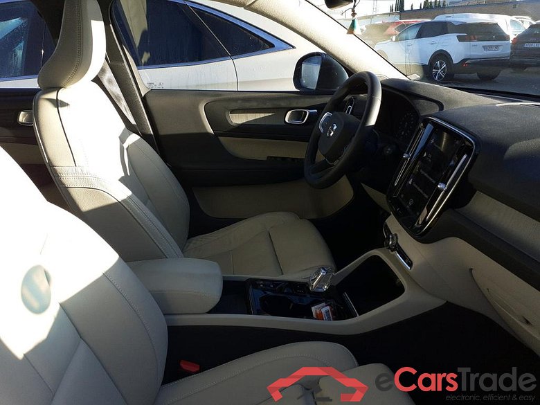 VOLVO XC40 / 2017 / 5P / todoterreno 1.5 T4 Twin Recharge Inscription Auto #6