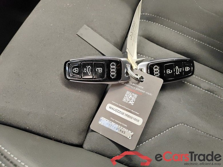 Audi Q8 Sportback e-tron 50 quattro S line 5d #4