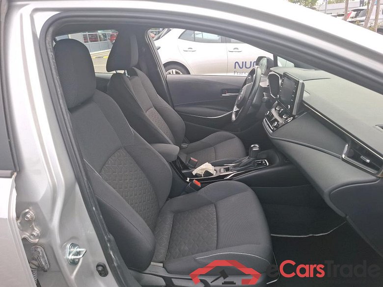 TOYOTA Corolla / 2018 / 5P / Berline Hybride 122h Dynamic Business Supp Lomb #6